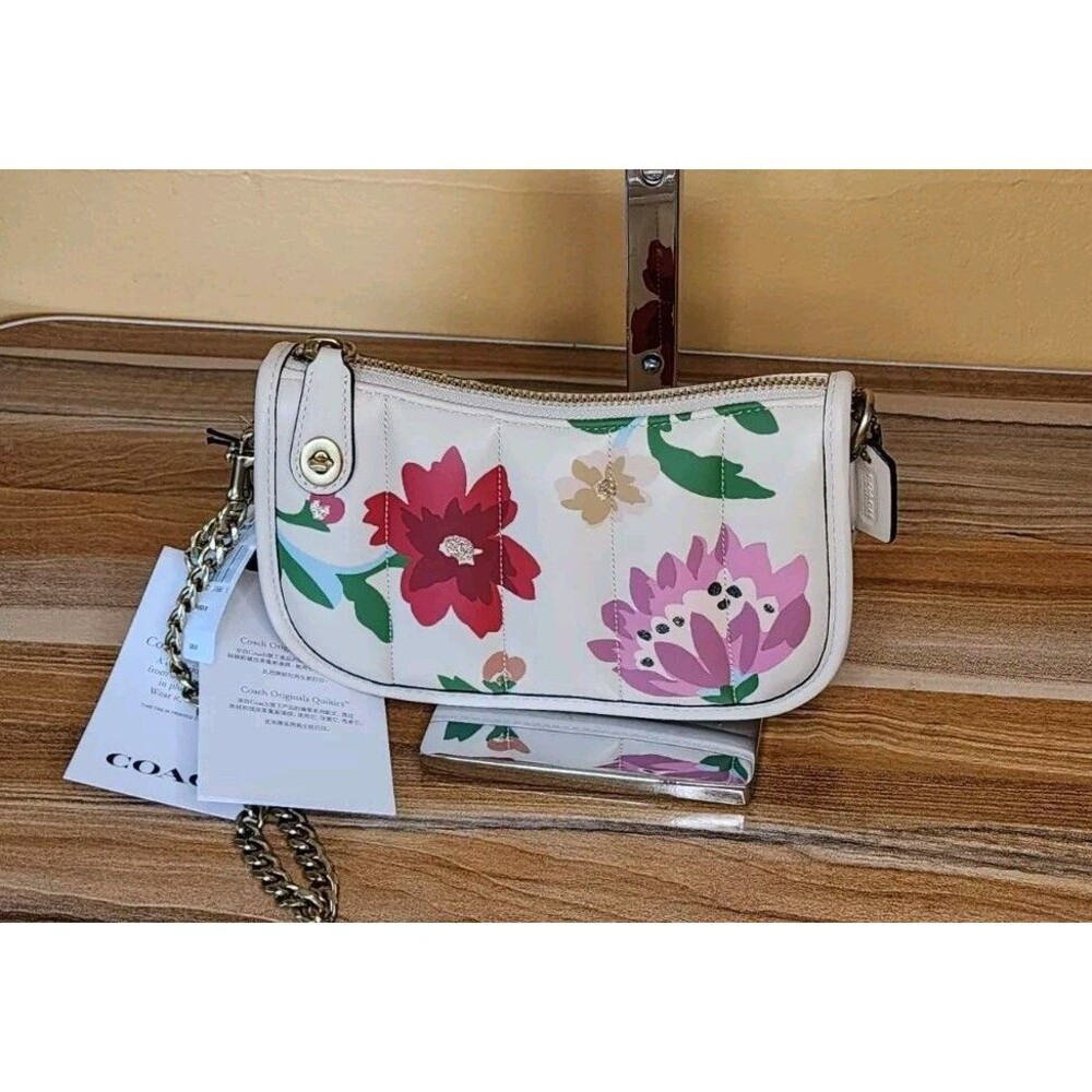 COACH Floral Quilted Swinger 20 Handbag Clutch Leather Ivory C7208  NWT